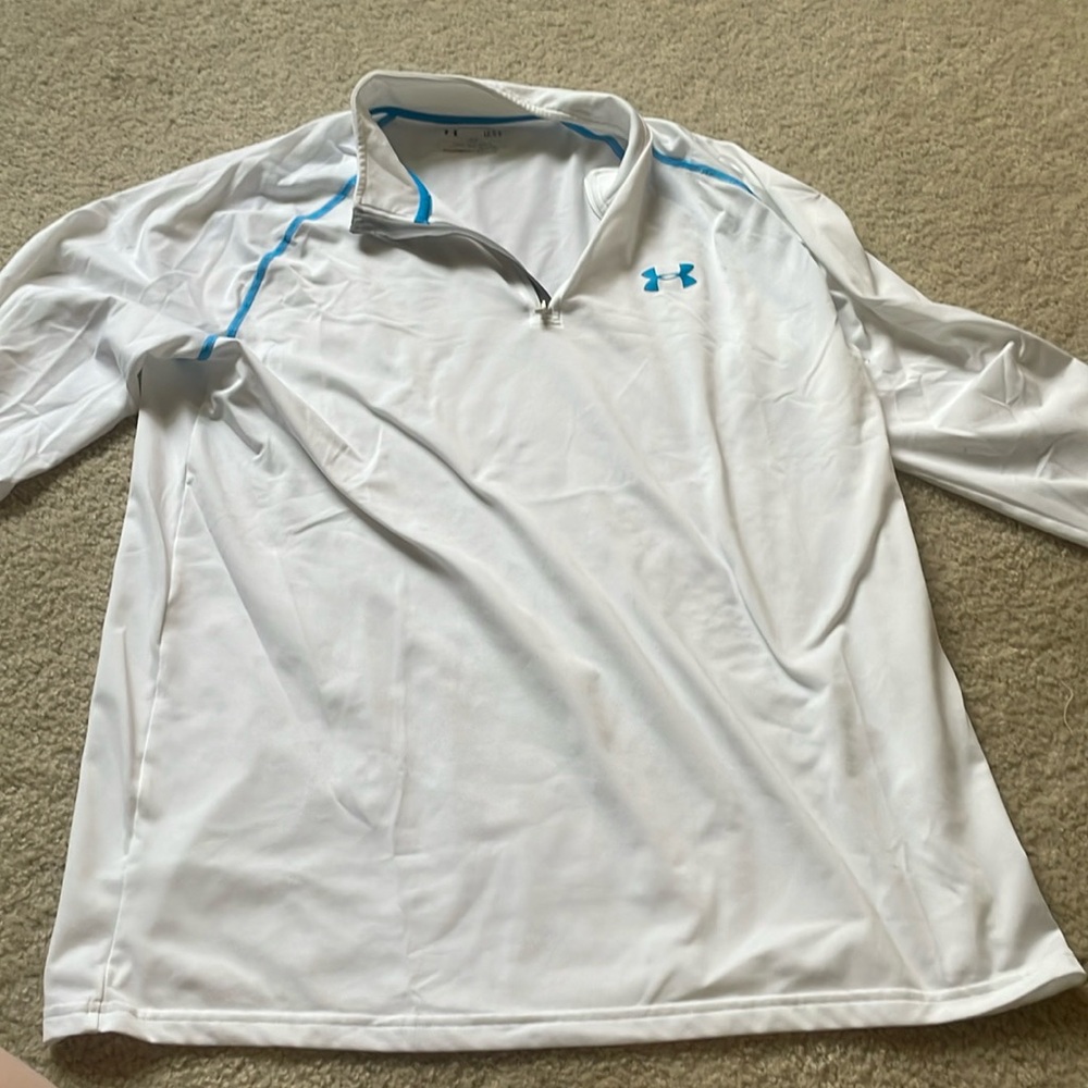 Under armor pull over